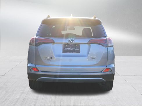 Used 2018 Toyota RAV4 Limited AWD/4WD image 6