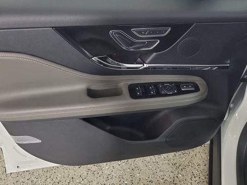 Used 2025 Lincoln Corsair Reserve FWD image 20