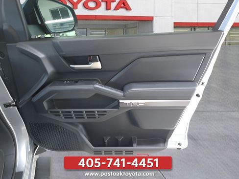 Used 2024 Toyota Tacoma TRD Off-Road AWD/4WD image 29