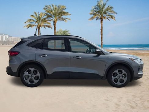 Used 2025 Ford Escape ST-Line FWD image 9