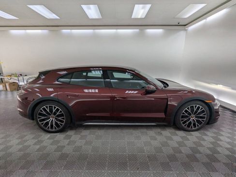 Certified 2022 Porsche Taycan 4 Cross Turismo image 8