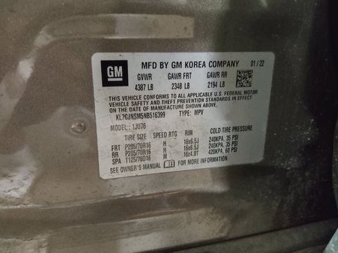 Used 2022 Chevrolet Trax LS w/ Tint and Cruise Package AWD/4WD image 33