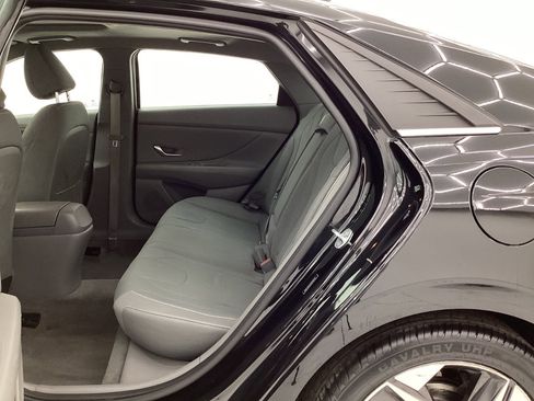 Used 2021 Hyundai Elantra SEL w/ Convenience + Premium Package FWD image 20