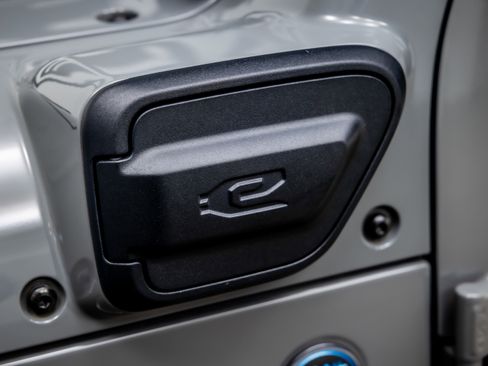 Used 2022 Jeep Wrangler Unlimited Rubicon 4xe w/ Cold Weather Group image 22