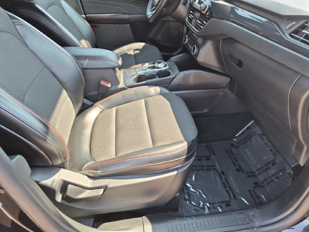 Used 2025 Ford Escape ST-Line AWD/4WD image 30
