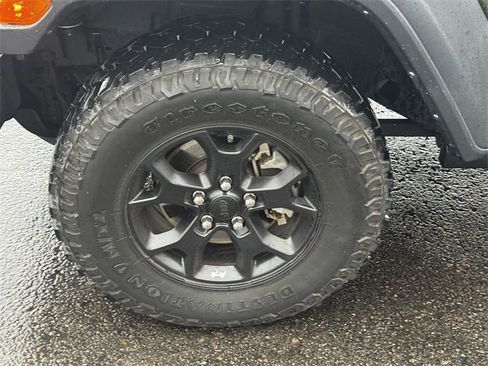 Certified 2023 Jeep Gladiator Sport w/ Trailer Tow Package image 9