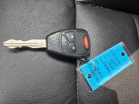 Used 2012 Jeep Wrangler Unlimited Sahara image 21