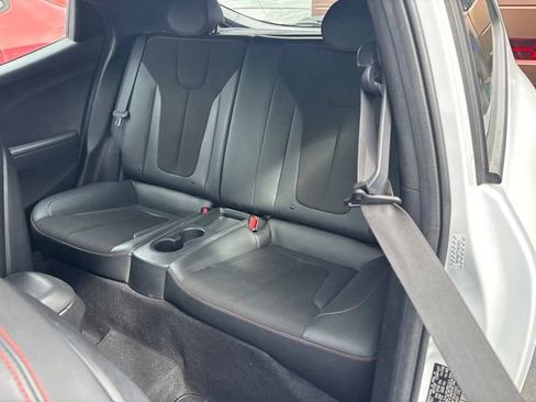 Used 2019 Hyundai Veloster 2.0 Premium FWD image 6
