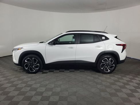 New 2026 Chevrolet Trax RS w/ Sunroof Package image 7