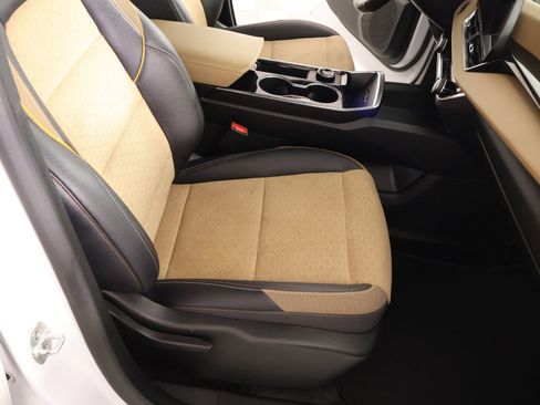 Used 2025 Chevrolet Equinox ACTIV FWD image 12