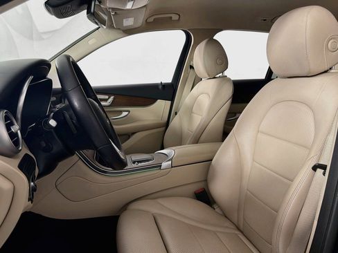 Used 2022 Mercedes-Benz GLC 300 image 17