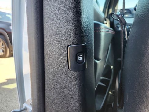 Used 2017 Dodge Grand Caravan GT image 33