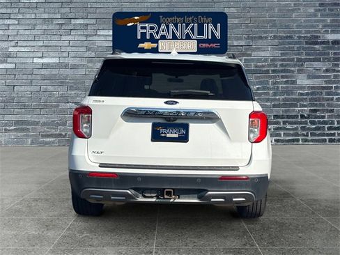 Used 2022 Ford Explorer XLT w/ Equipment Group 202A image 4