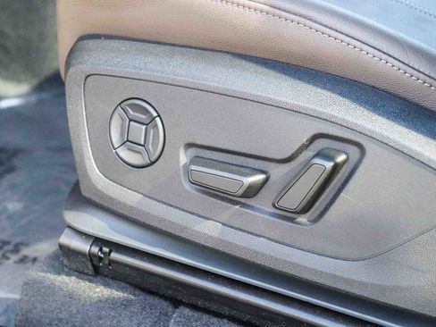 Used 2025 Audi Q6 e-tron Premium Plus w/ Premium Plus AWD/4WD image 21