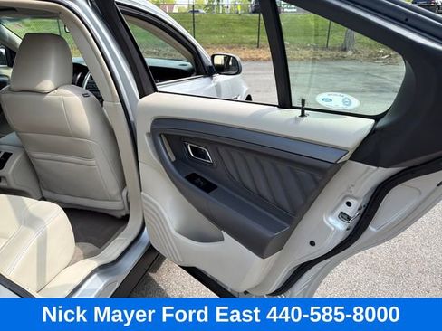 Used 2010 Ford Taurus SEL FWD image 17