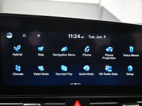 Used 2025 Hyundai Elantra SEL FWD image 14