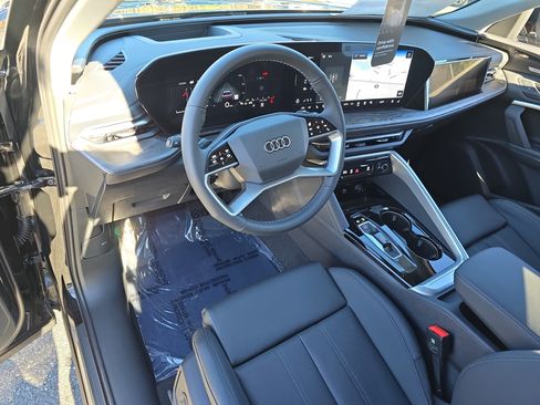 New 2025 Audi Q5 Prestige image 16