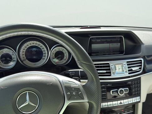 Used 2014 Mercedes-Benz E 550 4MATIC Sedan image 14