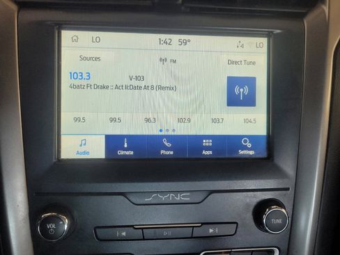 Used 2020 Ford Fusion SE FWD image 25