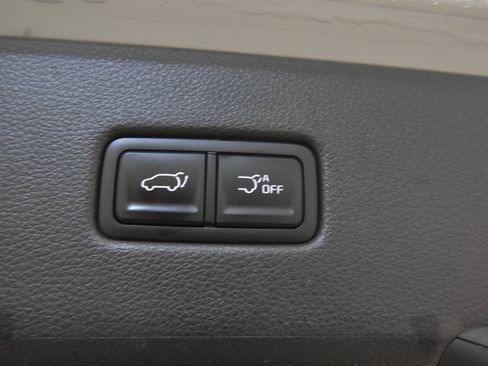 Used 2024 Kia Carnival EX FWD image 34