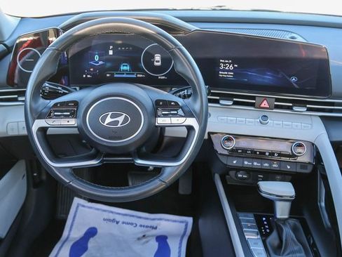 Used 2024 Hyundai Elantra Limited image 18