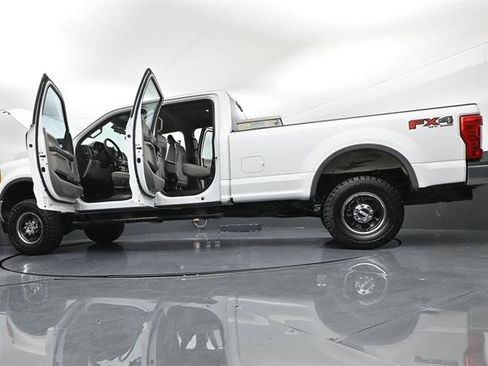 Used 2017 Ford F250 XL w/ Power Equipment Group AWD/4WD image 49