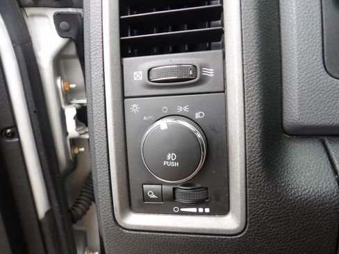 Used 2017 RAM 1500 Express image 29