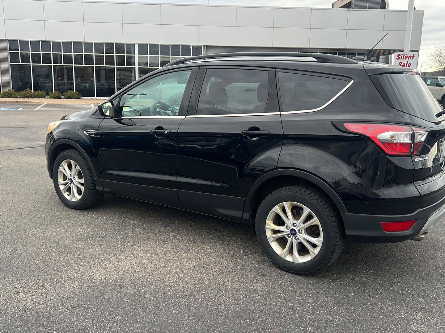 Used 2018 Ford Escape SE AWD/4WD image 9