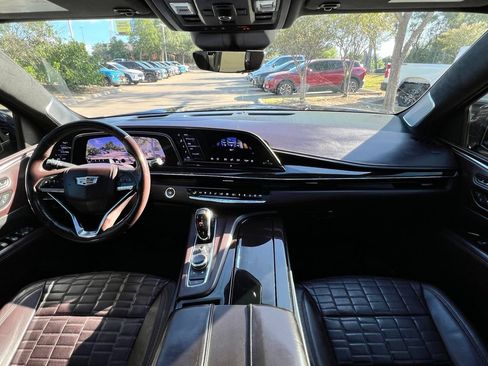 Used 2022 Cadillac Escalade Sport Platinum AWD/4WD image 10