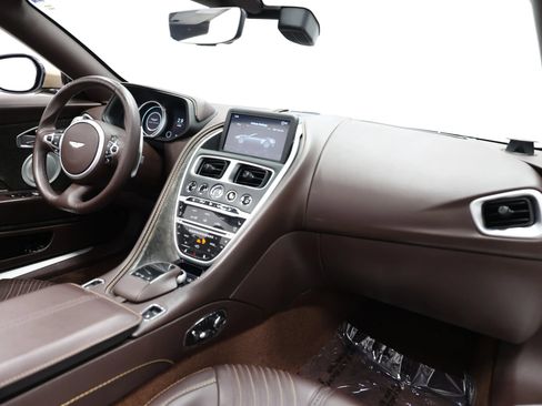 Used 2019 Aston Martin DB11 Volante RWD image 92