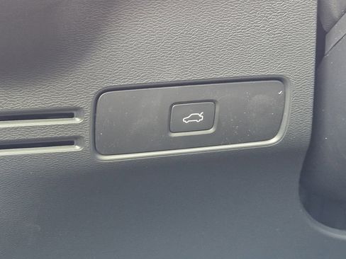 New 2026 Volvo XC40 B5 Ultra w/ Protection Package Premier image 25