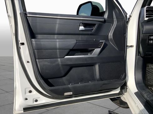 Used 2023 Toyota Sequoia Platinum AWD/4WD image 22