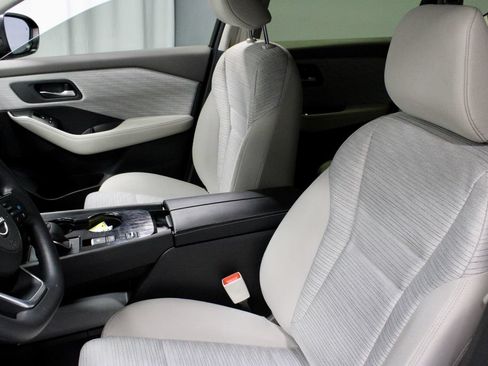 Certified 2023 Nissan Rogue SV FWD image 25