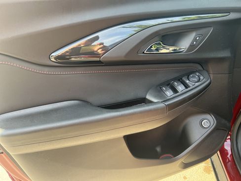 Used 2022 Chevrolet TrailBlazer RS w/ Sun and Liftgate Package FWD image 13