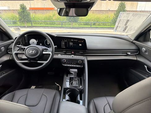 New 2026 Hyundai Elantra Limited FWD image 16