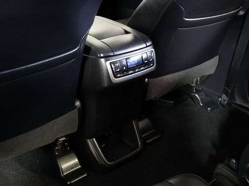 Used 2019 Toyota Highlander Limited Platinum AWD/4WD image 18