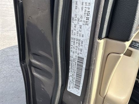 Used 2017 Jeep Grand Cherokee Limited image 32