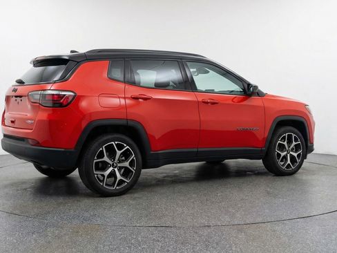 Used 2025 Jeep Compass Limited AWD/4WD image 9