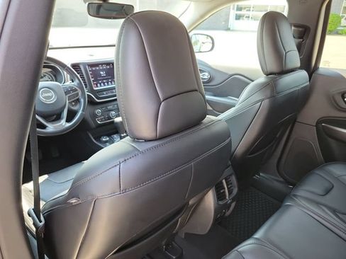 Used 2021 Jeep Cherokee Latitude Lux w/ Comfort/Convenience Group AWD/4WD image 26