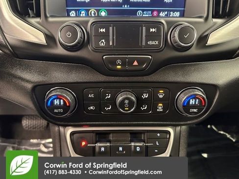 Used 2023 GMC Terrain SLT image 23