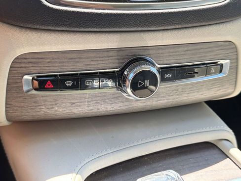 Certified 2023 Volvo XC90 B6 Ultimate w/ Protection Package AWD/4WD image 19