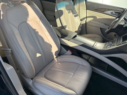 Used 2017 Lincoln MKZ Reserve w/ Technology Package image 17