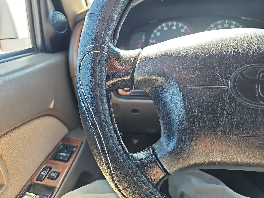Used 2000 Toyota 4Runner SR5 RWD image 18