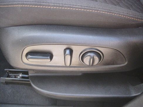 Used 2021 Chevrolet Equinox LT w/ LPO, Cargo Package AWD/4WD image 15