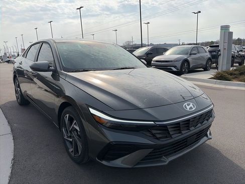 New 2026 Hyundai Elantra Limited image 3