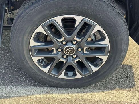 Used 2023 Toyota Tundra Limited image 11