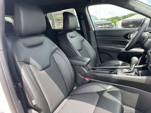 New 2026 Jeep Compass Latitude AWD/4WD image 13