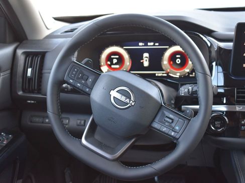 New 2026 Nissan Pathfinder Platinum w/ Accent Package FWD image 37