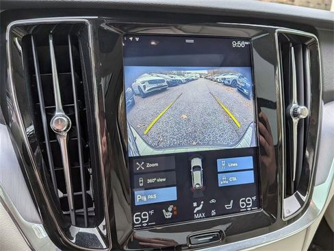 Used 2020 Volvo V60 T5 Cross Country w/ Protection Package Premier image 12