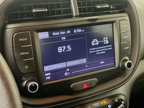 Used 2025 Kia Soul LX w/ LX Technology Package FWD image 21